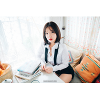 Loozy_Ye-Eun-Officegirl's Vol.2_4-R4jF9zew.jpg